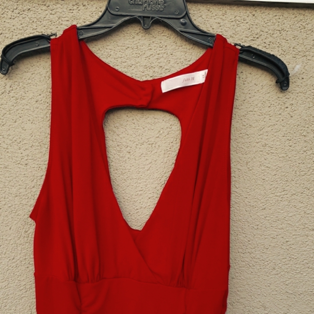 Chic Backless Red Dress - Picture 2 of 6